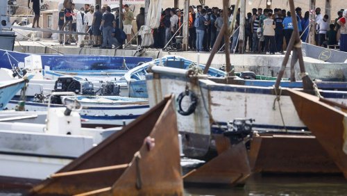 Italy approves new migrant detention as talk turns to naval blockade to prevent launching of boats