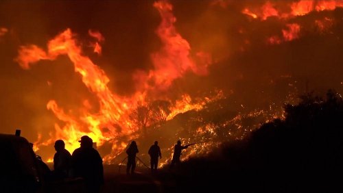 VIDEO : Waldbrände in Griechenland breiten sich schnell aus