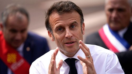 "Pas assez présent" sur la réforme des retraites, Emmanuel Macron répond à des lecteurs du Parisien
