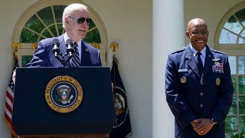 Joe Biden présente son futur chef d'état-major, un général engagé contre le racisme