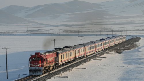 Durchs verschneite Anatolien: Im Zug von Ankara nach Kars - 1.300 km in 32 Stunden