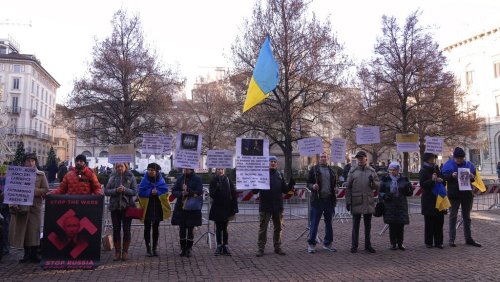 Proteste und Polizei: Scala startet Spielzeit mit russischem Klassiker