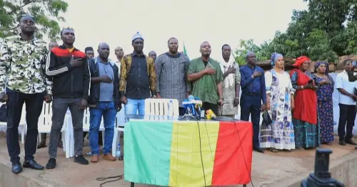 Des organisations maliennes saluent le départ des militaires français