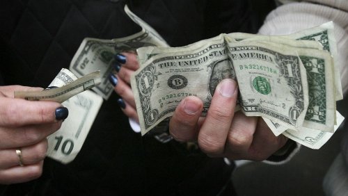 ادامه صعود قیمت طلا؛ نرخ دلار برای دومین بار در سال ۹۹ نزولی شد