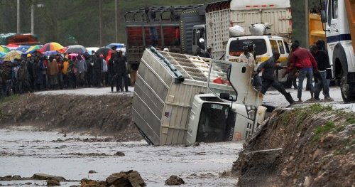 Hundreds displaced in new South Africa floods