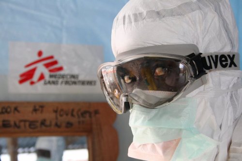 La crisis del ébola amenaza con colapsar África occidental