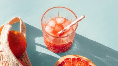 5 Drinks to Avoid Mixing With Antipsychotics if You Have Schizophrenia