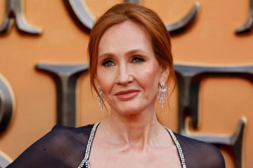 J.K. Rowling lashes out at media outlet for not ID'ing killer as transgender: 'This is not a woman'