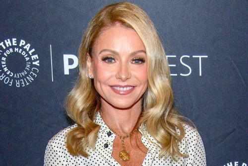 Kelly Ripa compares her naked body to a ‘dunked tea bag’