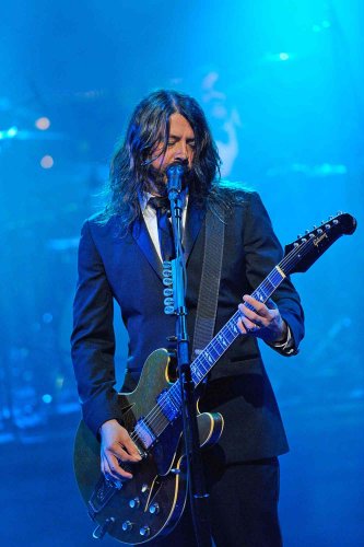 Foo Fighters: David Letterman performance of Everlong ends Late Night