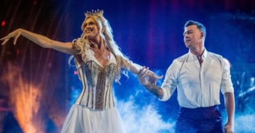 Strictly Come Dancing live tour tension as star 'flirts' with pro
