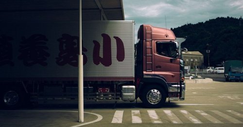 HGV drivers 'offered £54 an hour and pay equal to £100,000 a year'