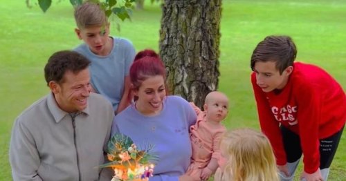 Stacey Solomon under fire over Bake Off The Professionals as fans rush to support her