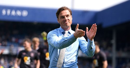 Burnley chief Scott Parker fires warning shot to Leeds United as title race goes on