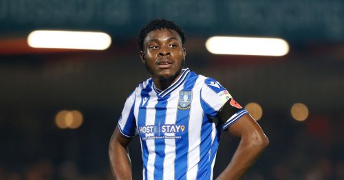 Chris Waddle sends contract warning to Sheffield Wednesday midfielder Fisayo Dele-Bashiru