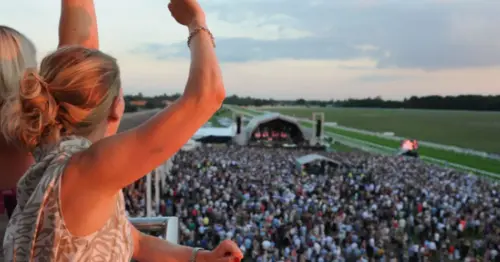 Huge music megastar announces outdoor show at York Racecourse