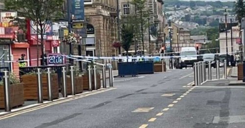 Live as police cordon near St George's Square in Huddersfield town centre