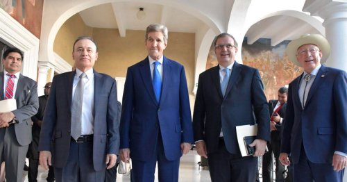 López Obrador revisa con John Kerry el Plan Sonora