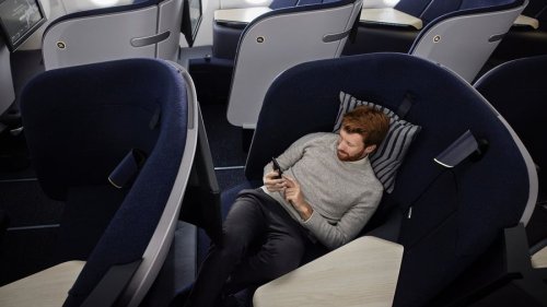 Qantas rolls out non-reclining business class to Bangkok