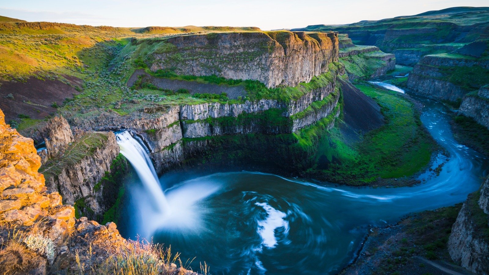 Visit This West Coast State Park For Dramatic Waterfall Views