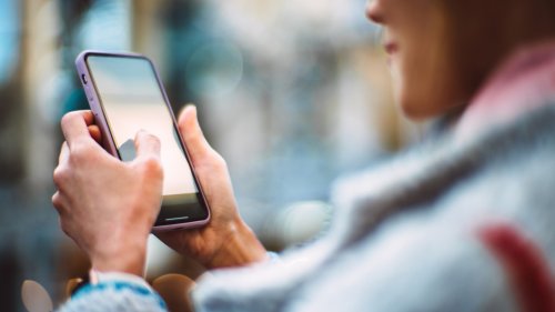 Travelers Can Save Tons Of Money With One Genius Phone Hack