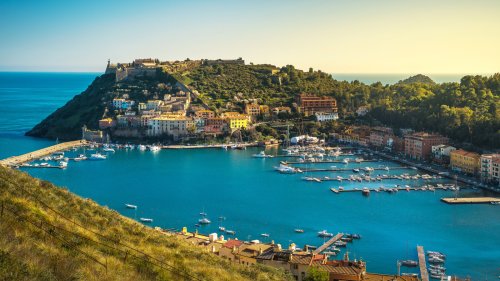 Avoid Big Crowds At Italy's Under-The-Radar Coastal Gem With Vibrant Views And Beaches