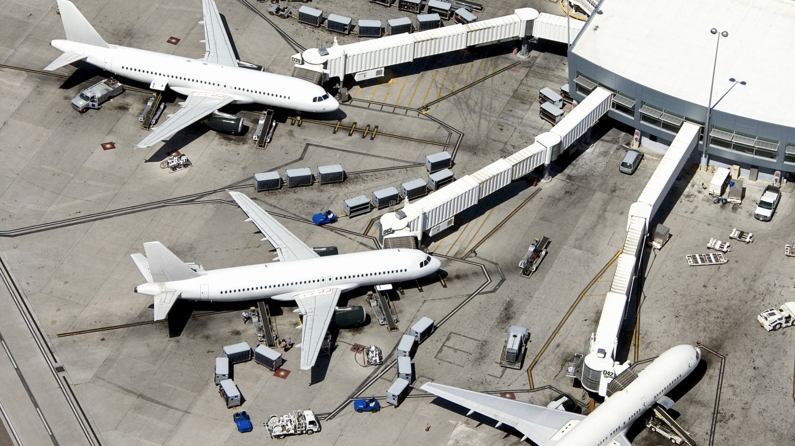 Popular US Airports That Are Total Nightmares To Fly In And Out Of
