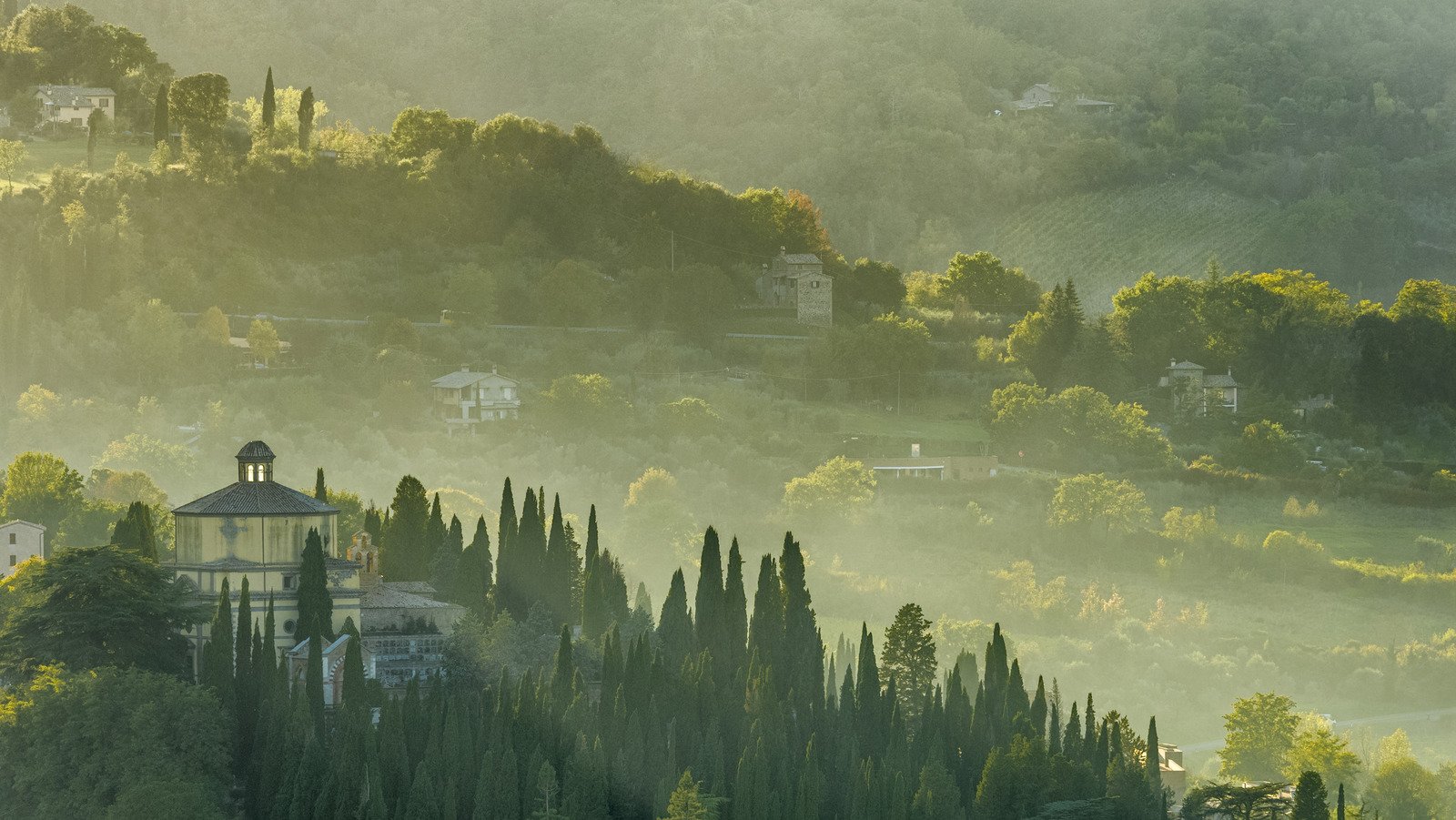 This Underrated Region Of Italy Is A Great Addition To Your Wine Vacation Bucket List