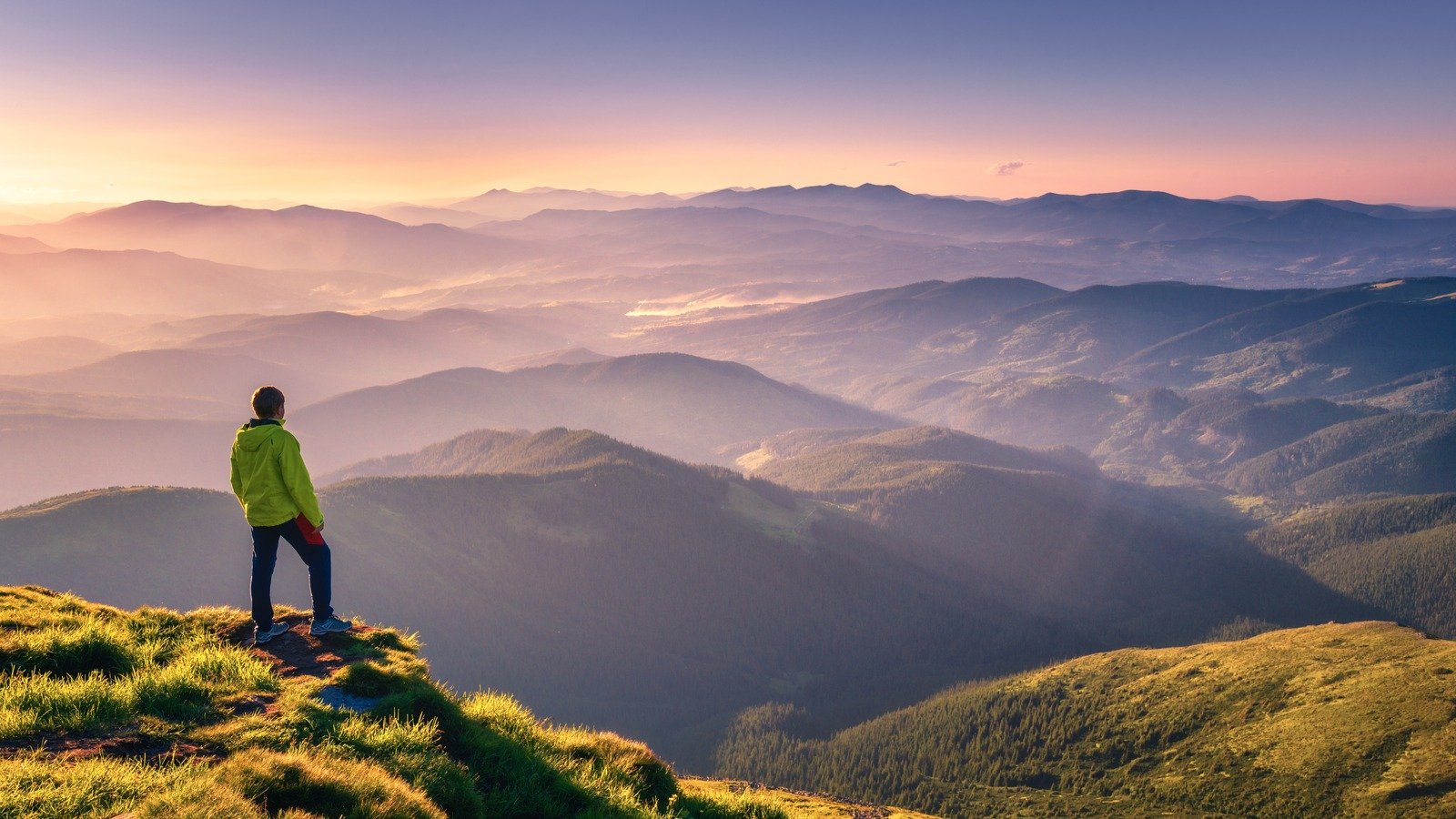 12 Tips To Help You Feel Safer While Hiking Alone