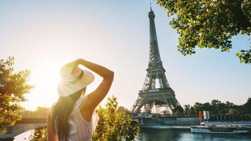 14 Things Tourists Should Never Do When Visiting Paris