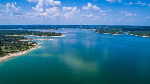 One Of Texas' Clearest Lakes Is A Dazzling Haven Near Austin For Abundant Outdoor Recreation