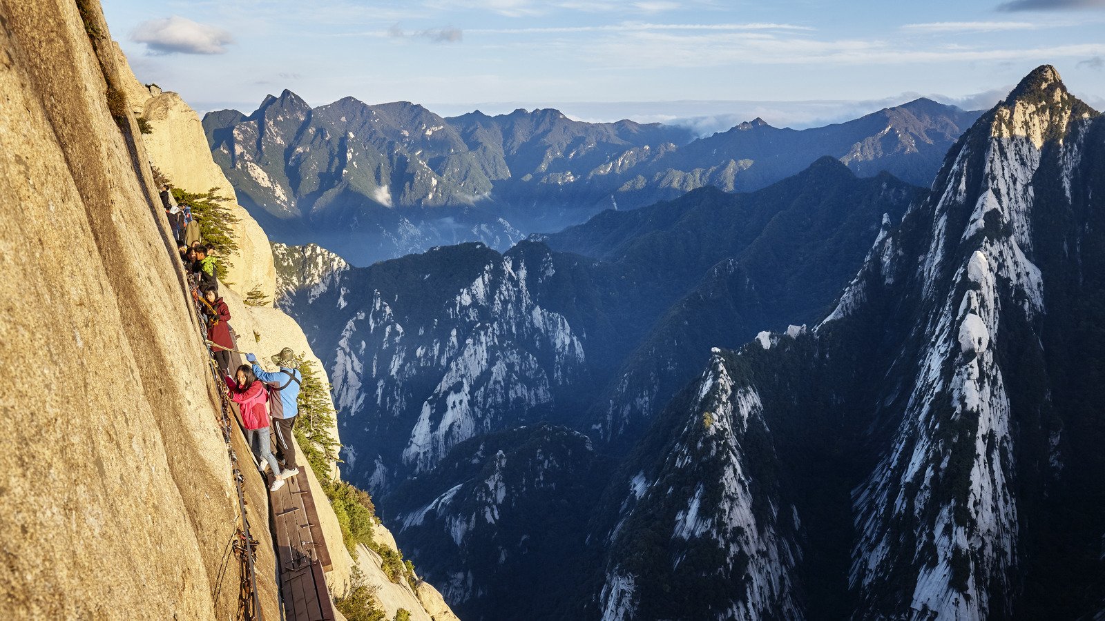 This Hike In China Is Considered One Of The Most Dangerous In The World