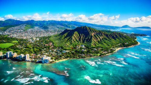 The Most Budget-Friendly Hawaiian Island To Visit During The Holidays