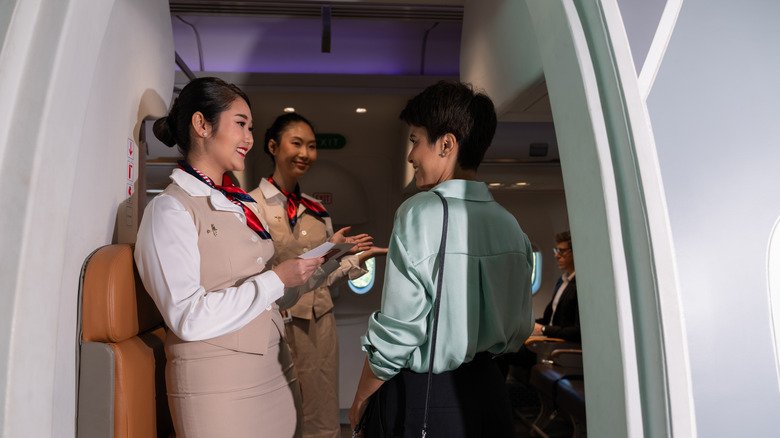 Flight Attendants Always Pay Attention To These Types Of Passengers During Boarding