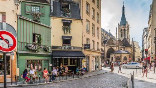 This Hotel Right In The Heart Of Paris Promises Historic Elegance And A Charming Atmosphere