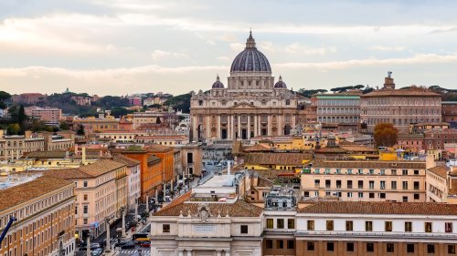 The Unexpected Item Tourists Can't Bring Into The Vatican