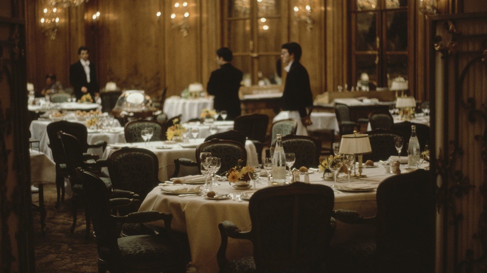What Tourists Should Know Before Dining At A Fancy Restaurant In France, Per Rick Steves