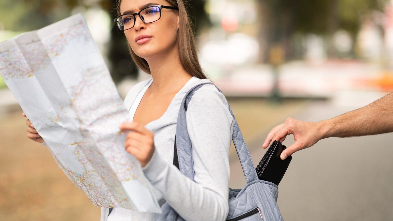 The Savvy Traveler's Guide To Avoiding Tourist Traps And Scams