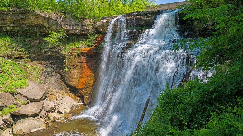 Not Indiana Dunes Or Isle Royale: This Is The Most Visited Midwest National Park - cover
