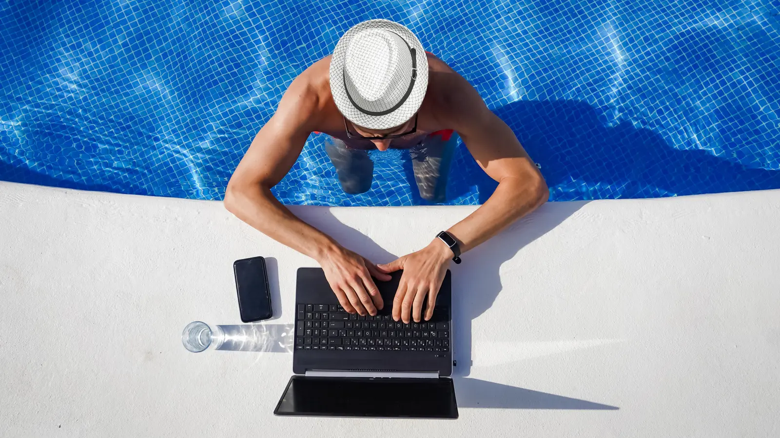 CREATIVE TIPS FOR REMOTE WORKERS - cover