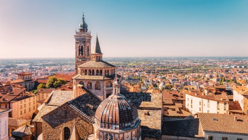 Take A Walk On Historic Italian Streets At This Underrated Tourist Destination