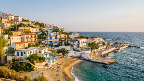 Budget-Travelers Will Love This Underrated Greek Island