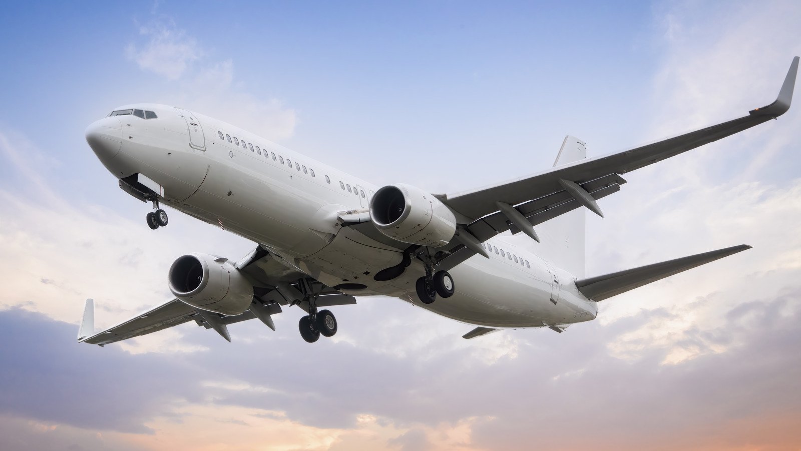 Mistakes Everyone Makes When Flying On An Airplane