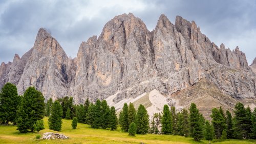 This Breathtaking Hiking Trail In Italy Is Known As One Of The Best In The World