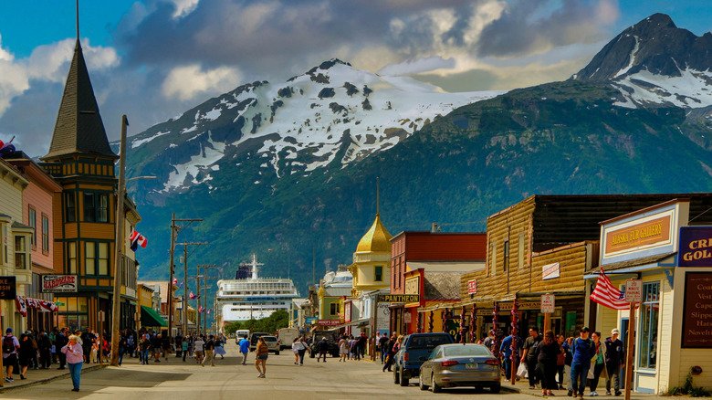 This Underrated Alaskan City Offers Hiking Trails And A Scenic Train Ride - cover