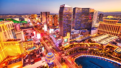 The Best And Most Iconic Restaurants For Your Las Vegas Foodie Bucket List, According To Diners