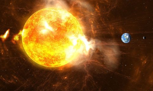 Solar storm could hit Earth TODAY as 'crack' opens in magnetosphere – scientists baffled