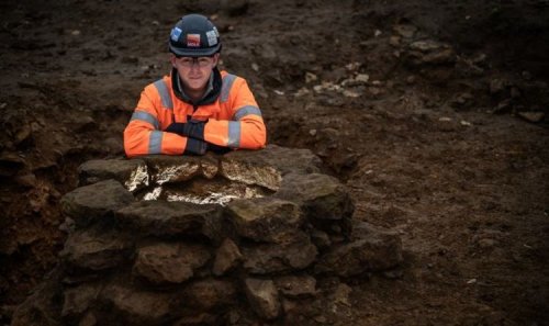 Archaeologists stunned by 'exceptional' Roman village discovered during HS2 dig