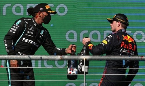Lewis Hamilton radio message surprises Damon Hill as he raises Max Verstappen theory