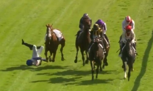 Jockey Soumillon appears to elbow rival off horse in astonishing race